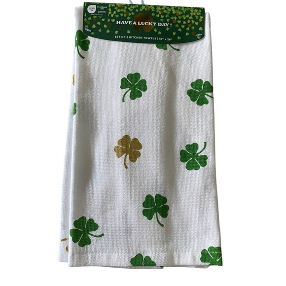 St. Patrick’s Day Kitchen Towels Set of 2 Clover Print Gold & Green 16x26 NEW - Picture 1 of 5